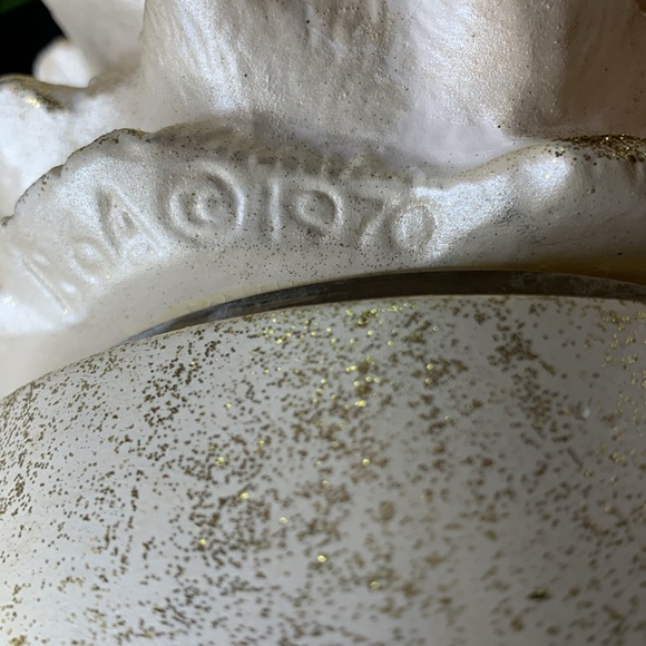 Opalescent pearl white and gold ceramic Christmas Tree music box - Picture 7 of 11